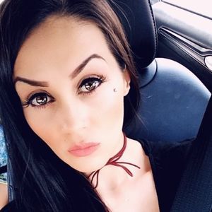 Meet your Posher, Tiaira